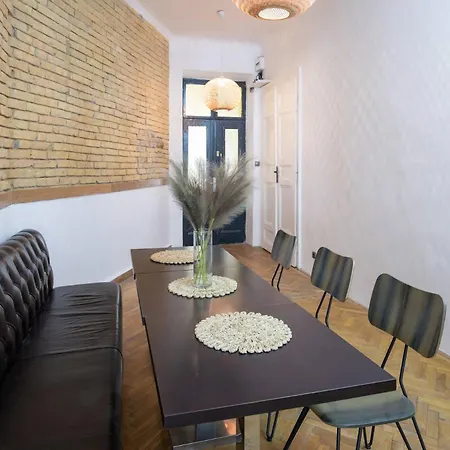 Apartamento Gozsdu Panzió Budapeste