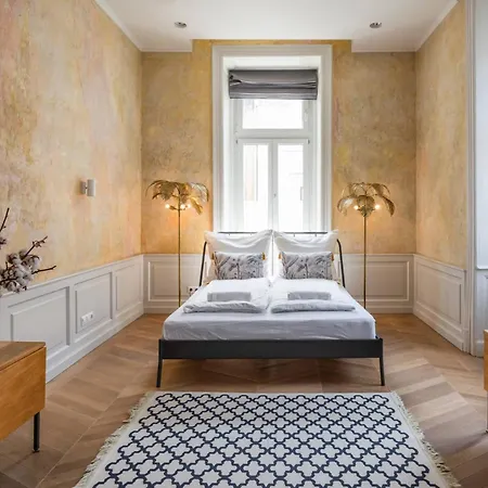 Gozsdu Panzio Appartamento