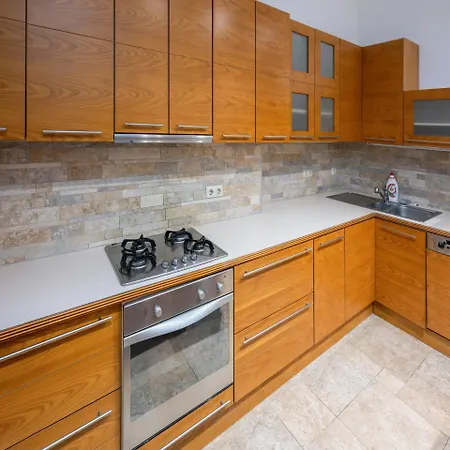 Gozsdu Panzio Appartamento *