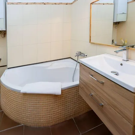 Gozsdu Panzio * Budapest