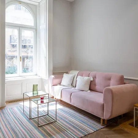 Gozsdu Panzio * Budapest