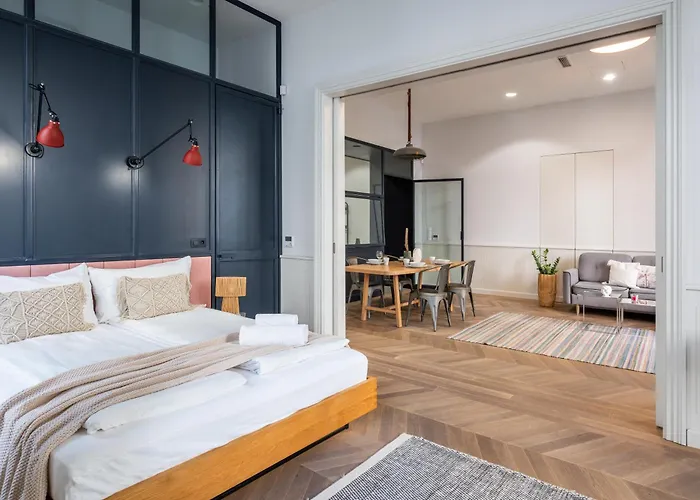 Gozsdu Panzio דירה *