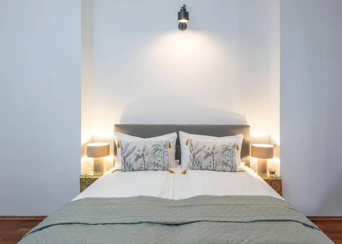 Apartament Gozsdu Panzio *